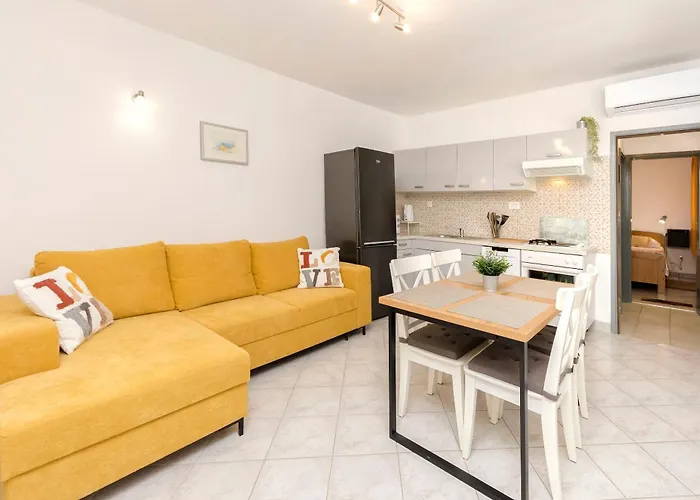 Vakantiehuis House Violica *